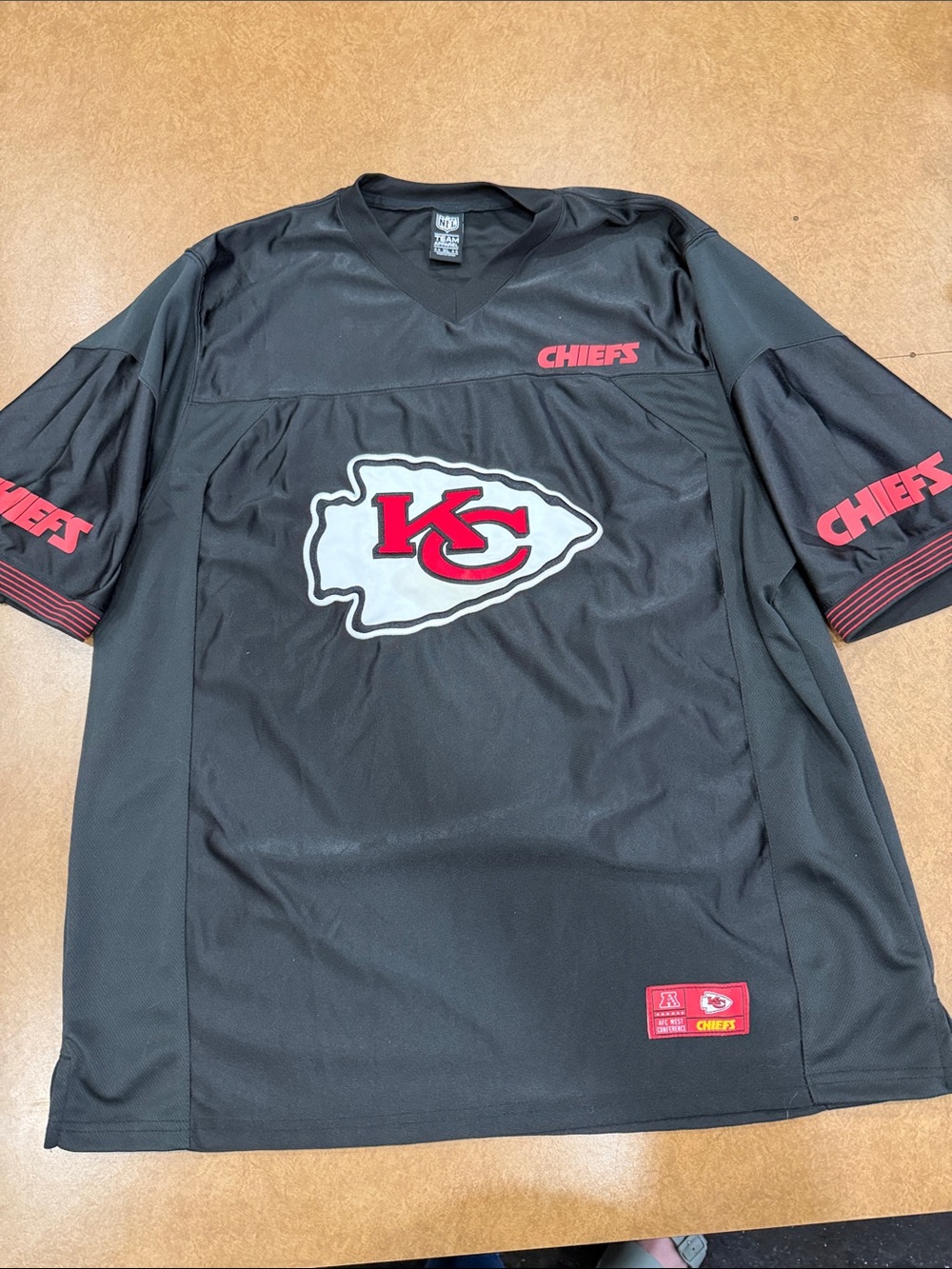 Kansas City Chiefs Black Football Jersey with Red & White Logo • NFL • Size XL